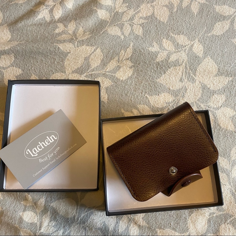 Lacheln Card holder
